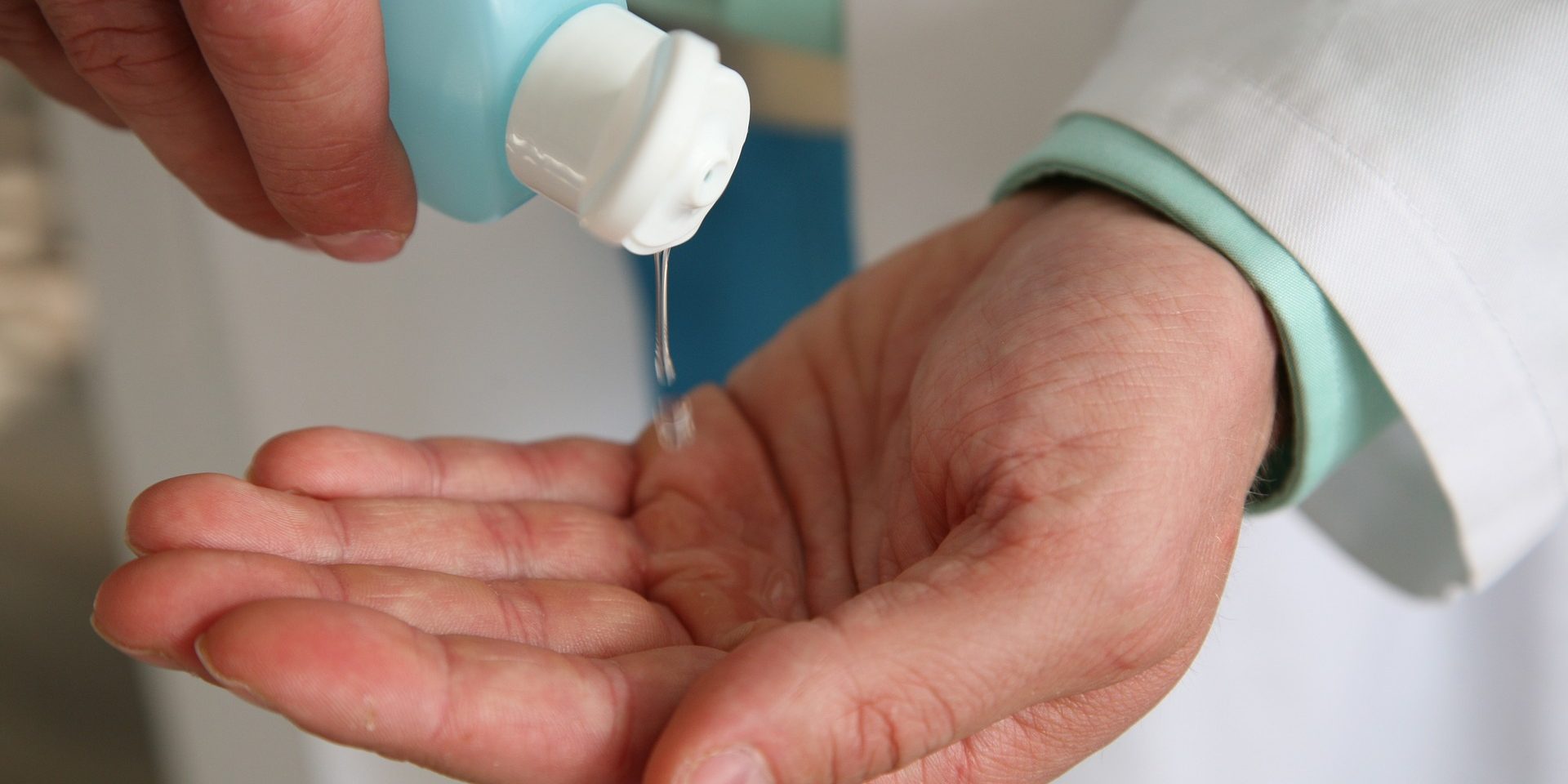 Почему при ожоге газированную воду